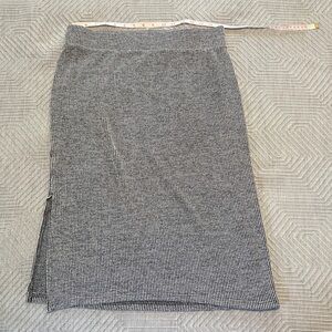Time and Tru comfortable ribbed heather gray mid-length fitted skirt - Large